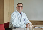 Prof. Dr. Andreas Mackensen, Direktor des BZKF / ©  Michael Rabenstein / Uni-Klinikum Erlangen
